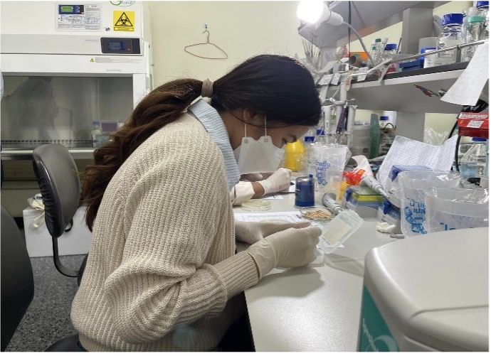 การอบรมเชิงปฏิบัติการให้กับทางบริษัท Bruker เกี่ยวกับการใช้เครื่อง MALDI-TOF Mass spectrometer ในการวินิจฉัยเชื้อจุลชีพอย่างรวดเร็ว